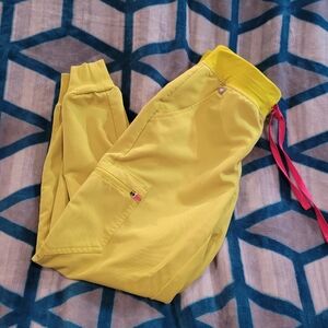 Figs Zamora Joggers Small Petite SP Limeade